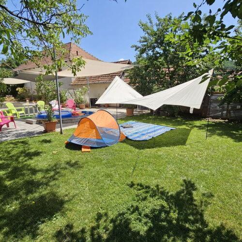 E-Tekergok Haza Hotel Bukkzserc ภายนอก รูปภาพ
